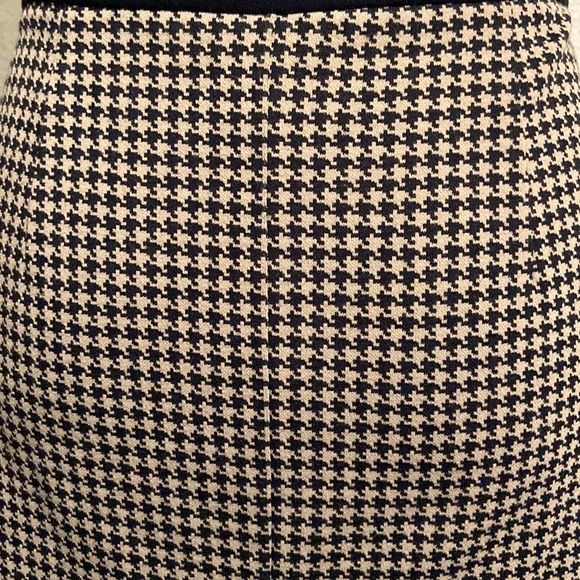 Ann Taylor Skirt - Picture 3 of 5